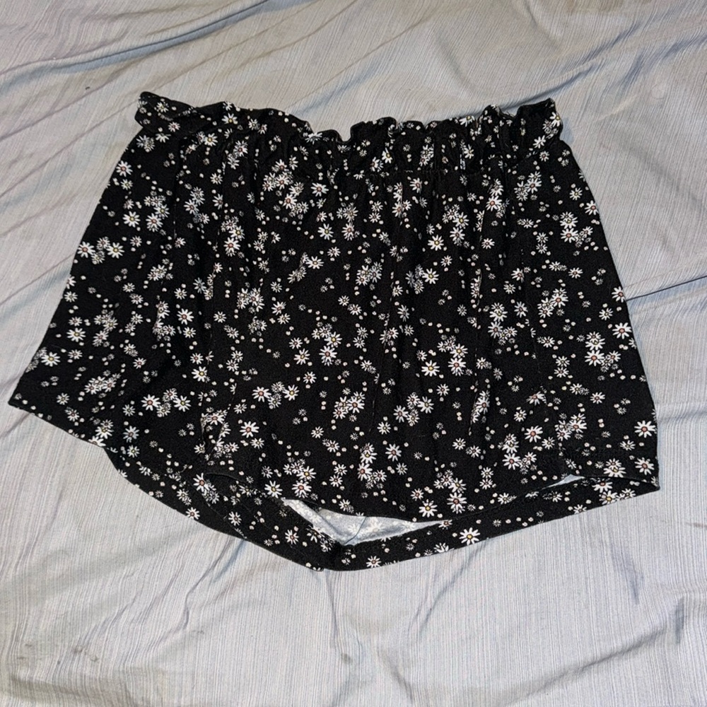 Brand: No Comment | Size: Large | Color: Black with White and Yellow flowers